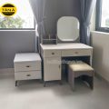 Bàn ghế trang điểm gương tròn hiện đại