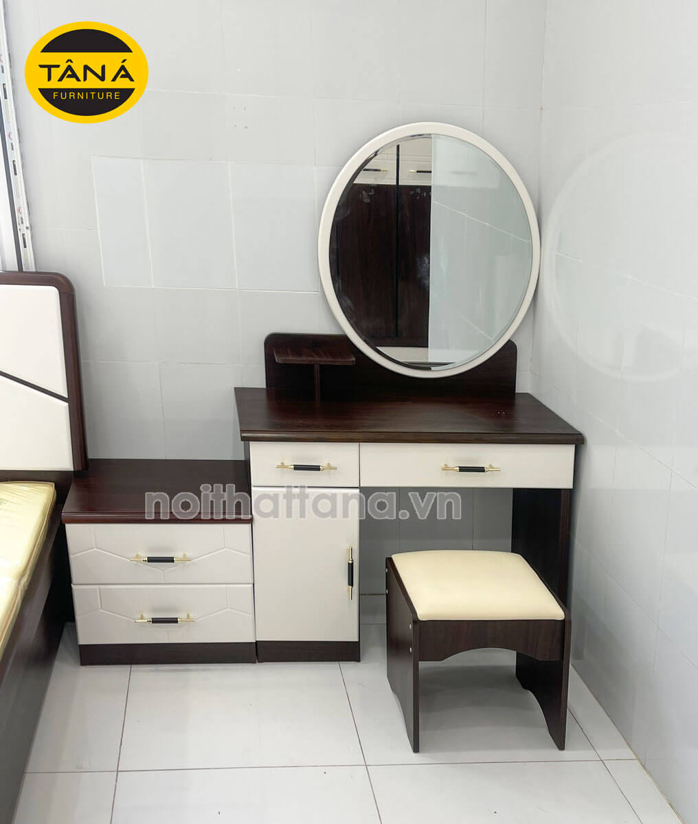 Đặt bàn trang điểm song song với giường ngủ