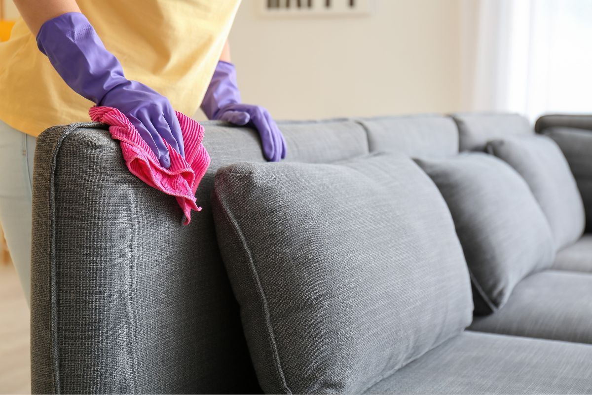 Cách vệ sinh sofa nỉ tại nhà