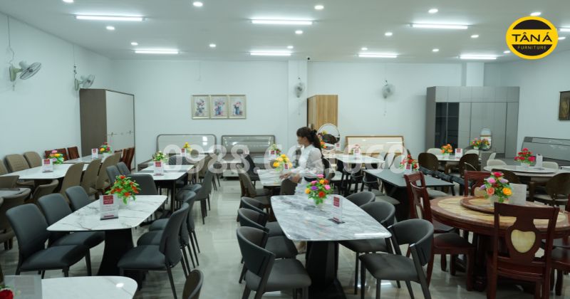 bàn ăn hiện đại trong không gian sống