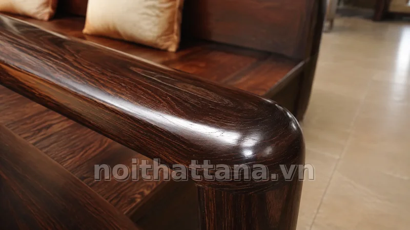 Ứng dụng giá gỗ mun hoa trong nhà hoặc văn phòng